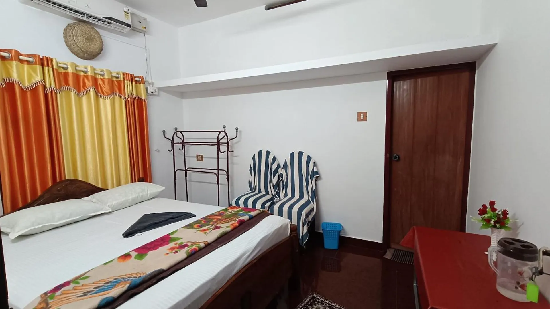 White Pearl Beach House Varkala 0*,